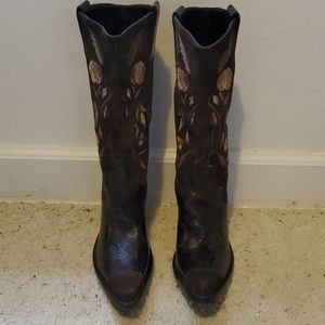Brand New Antonio Melani suede embroidered boots